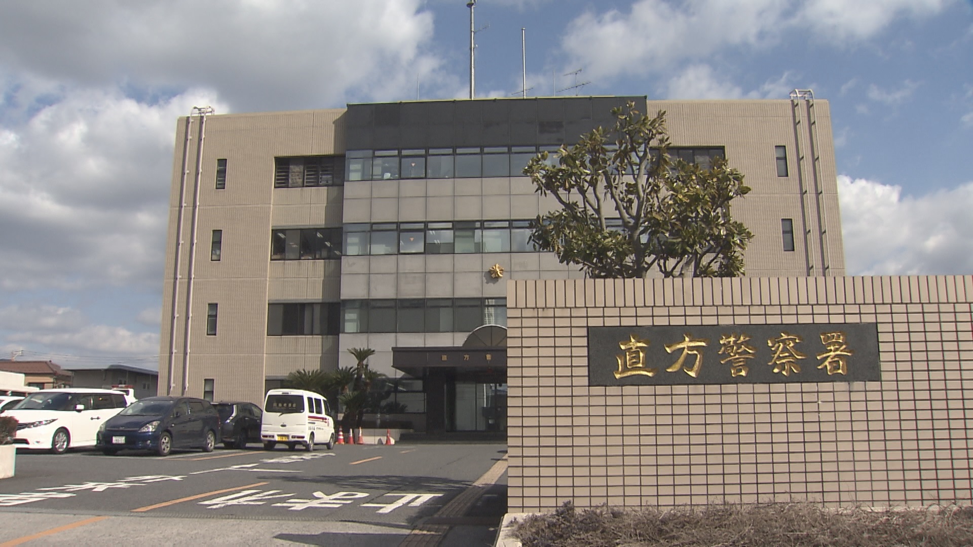 県営住宅で腐敗進む男性の遺体が見つかり、同居の息子を死体遺棄の疑いで逮捕